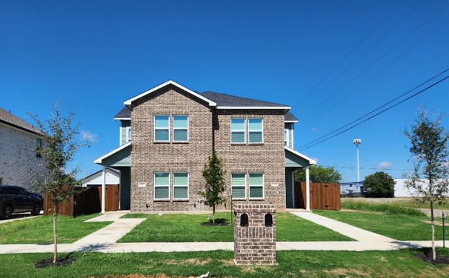 5935 Grayson St in Fort Worth, TX - Building Photo - Building Photo