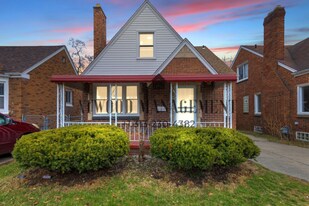This beautifully updated 3-bedroom, 1-bath single-family home is ready for move-in! in Detroit, MI - Building Photo