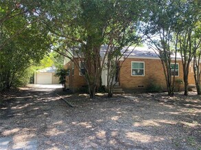 904 Denton St in Denton, TX - Foto de edificio - Building Photo