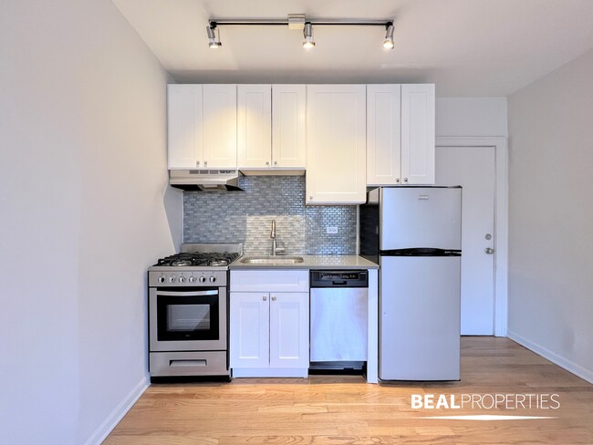 property at 2834 W Palmer St