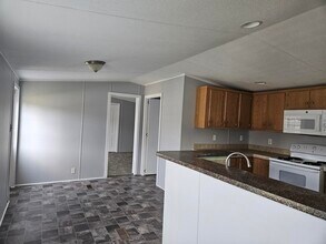 71 Lynnwood Cir in Clarksville, TN - Foto de edificio - Building Photo