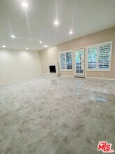 5200 White Oak Ave in Los Angeles, CA - Building Photo - Building Photo