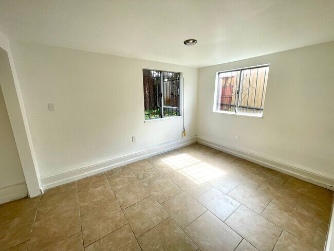 1083-1085 67th St in Oakland, CA - Building Photo - Building Photo