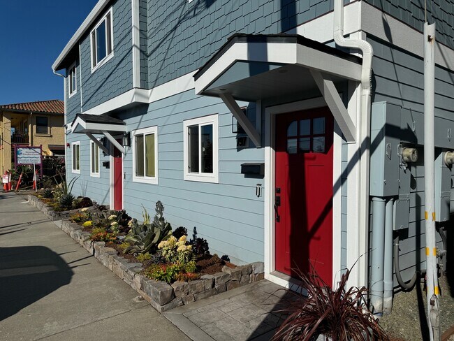 797 Main St in Half Moon Bay, CA - Building Photo - Building Photo