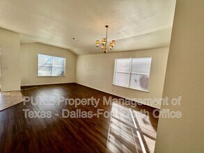 1717 Wind Dancer Trail in Fort Worth, TX - Building Photo - Building Photo