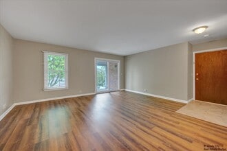 520 Shorely Dr in Barrington, IL - Building Photo - Building Photo