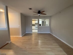 189 Sunshine Dr in Piscataway, NJ - Building Photo - Building Photo