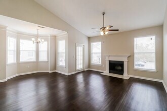 17980 Villa Creek Dr in Tampa, FL - Building Photo - Building Photo