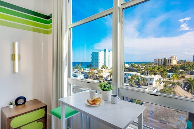 777 N Ocean Dr in Hollywood, FL - Building Photo - Building Photo