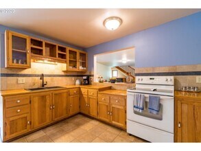 82254 Hanna Rd in Dexter, OR - Building Photo - Building Photo
