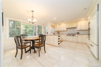 65 Starling Ct in Roslyn, NY - Building Photo - Building Photo