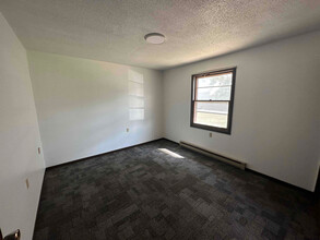 310 Sibley St in Sanborn, IA - Foto de edificio - Building Photo