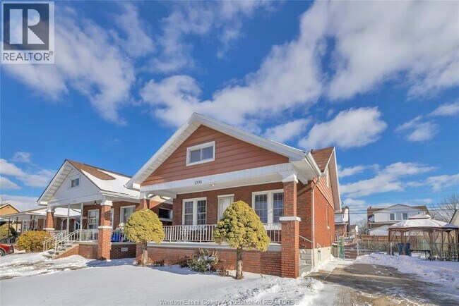 1006 Pillette Rd in Windsor, ON - Building Photo - Building Photo