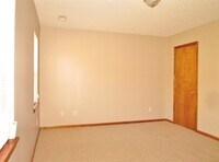 114 Nicole Ct photo'