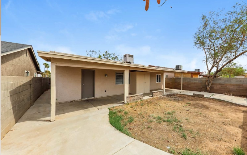 2251 W Roeser Rd in Phoenix, AZ - Building Photo