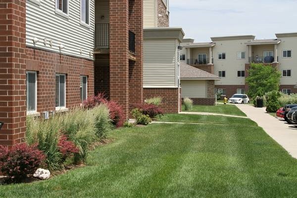 Jordan Creek Condos in West Des Moines, IA - Building Photo - Building Photo