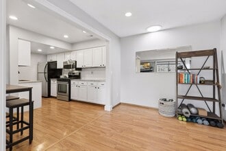 3620 Independence Ave S, Unit 52 in St. Louis Park, MN - Foto de edificio - Building Photo