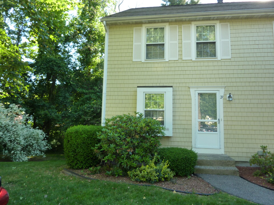 29 Hubbard Run Dr in Glastonbury, CT - Building Photo