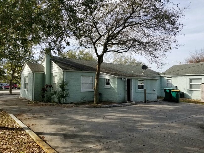 512 E Strawbridge Ave in Melbourne, FL - Building Photo - Building Photo