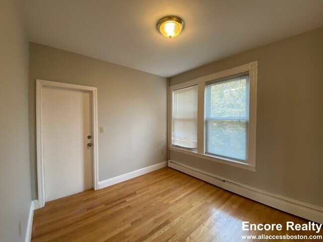 350 Allston St, Unit 3