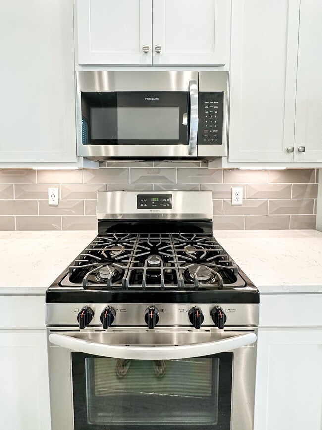 property at 9007 Lonestar Creekbend Ln