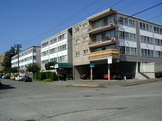 5210 Russell Ave NW in Seattle, WA - Building Photo