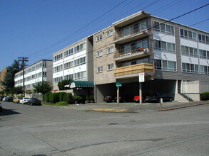 5210 Russell Ave NW in Seattle, WA - Building Photo - Building Photo