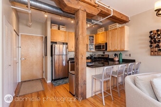 1735 W Diversey Pkwy, Unit 315 in Chicago, IL - Foto de edificio - Building Photo