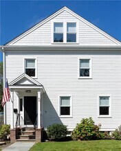 69 Carroll Ave in Newport, RI - Building Photo - Building Photo