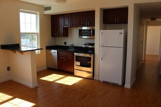 12 Walnut St in Natick, MA - Building Photo - Building Photo
