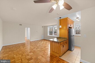 30 S Old Glebe Rd in Arlington, VA - Building Photo - Building Photo