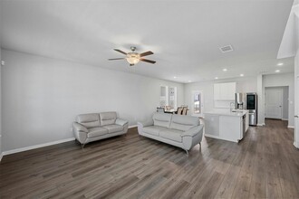 964 Lone Peak Wy in Dripping Springs, TX - Foto de edificio - Building Photo