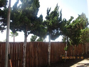 5448 Mary Ln Dr in San Diego, CA - Foto de edificio - Building Photo