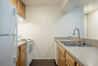 Briarwood Apartments in Madison, WI - Foto de edificio - Interior Photo