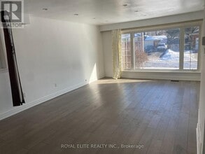 20 Shrewsbury Square in Toronto, ON - Building Photo - Building Photo