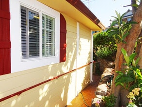 2043 Altamont Rd in San Leandro, CA - Building Photo - Building Photo