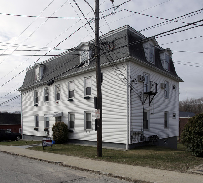 8-10 Anthony St in Coventry, RI - Foto de edificio - Building Photo