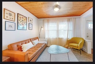 5515 S Corbett Ave in Portland, OR - Building Photo