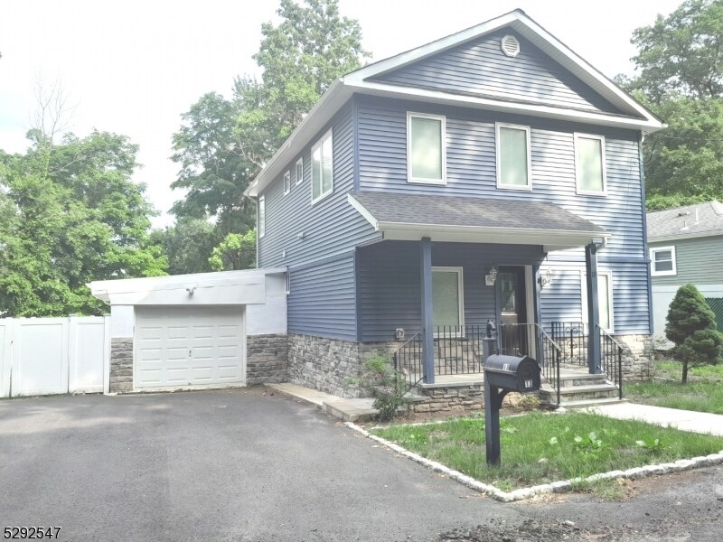 13 Roger Ave in Wanaque, NJ - Building Photo