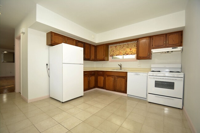 318 Harrington Ave in Closter, NJ - Building Photo - Building Photo