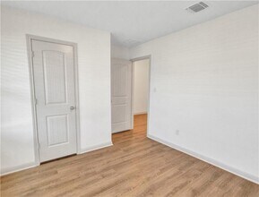 100 Sweetwater Crk Ln in Hutto, TX - Building Photo - Building Photo