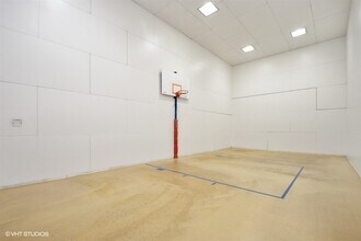 211 E Ohio St, Unit 2116 in Chicago, IL - Building Photo - Building Photo
