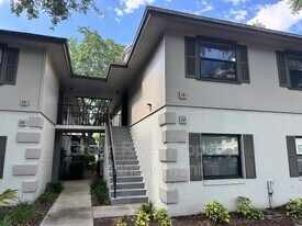 18 Navarra Ct in St. Augustine, FL - Building Photo