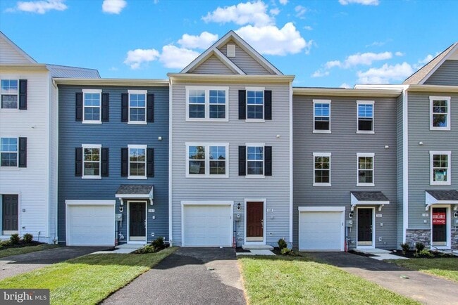 103 Homestead Dr in Hanover, PA - Building Photo - Building Photo