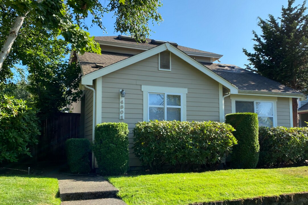4301 Beaumont Ln SE in Lacey, WA - Building Photo
