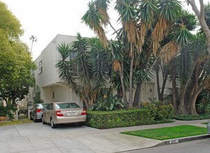 426 S Maple Dr in Beverly Hills, CA - Building Photo - Building Photo