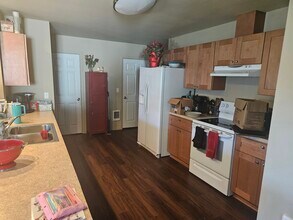 414 8th Ave NW in Chehalis, WA - Building Photo - Building Photo