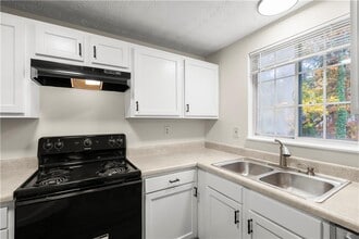 2116 Scarbrough Rd in Stone Mountain, GA - Building Photo - Building Photo