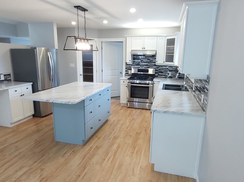 801-801 20th St NE in Salmon Arm, BC - Building Photo