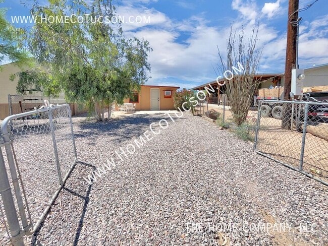 2802 W Bilby Rd in Tucson, AZ - Building Photo - Building Photo